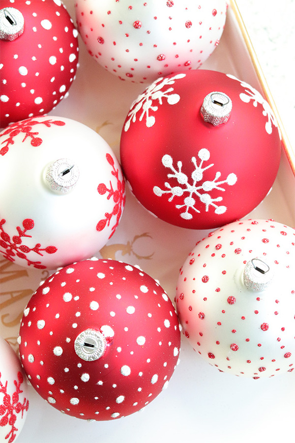 Polska Zima, szklane bombki w pudełku