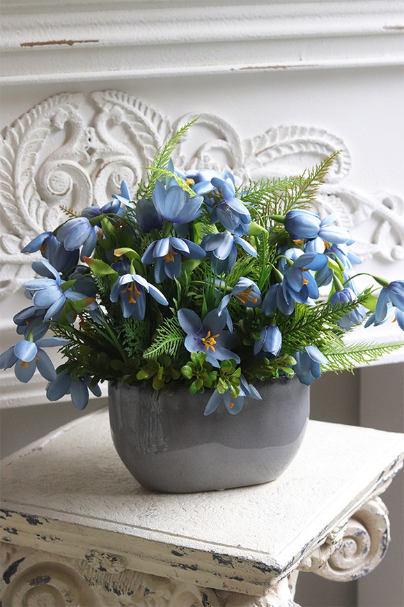 Krokusy Blue 3, kompozycja wiosenna z niebieskich kwiatów