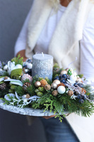 Wigilia w Jagodach, stroik ze świecą na talerzu