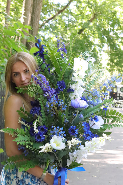 Bluetta Greddier, bukiet nagrobny do położenia