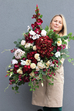 Ortelia Bordo, nagrobna kompozycja w misie, dł.80cm