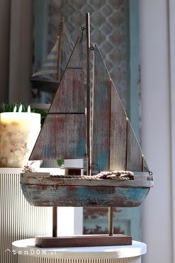 OD RĘKI Seaside B, figurka drewniana żaglówka, wys.65cm 