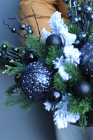 Zima w Granacie, świąteczny bukiet nagrobny we wkładzie