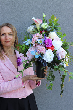 OD RĘKI Della Namaste, nagrobny bukiet we wkładzie do flakonu, dł.52cm 