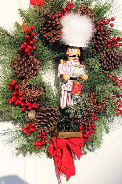 Dziadek do orzechów, wianek bożonarodzeniowy, wym.50cm