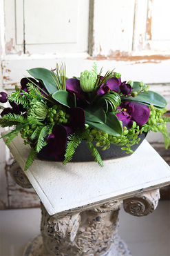 Dekoriada Purple, sztuczny storczyk w czarnej misie, wym.30x51cm