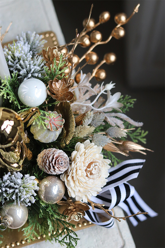 Golden Trees, adwentowy stroik ze świecami na tacce