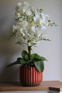 OD RĘKI Bedania Etnica, sztuczny storczyk w ceramicznej osłonce, wys.68cm 