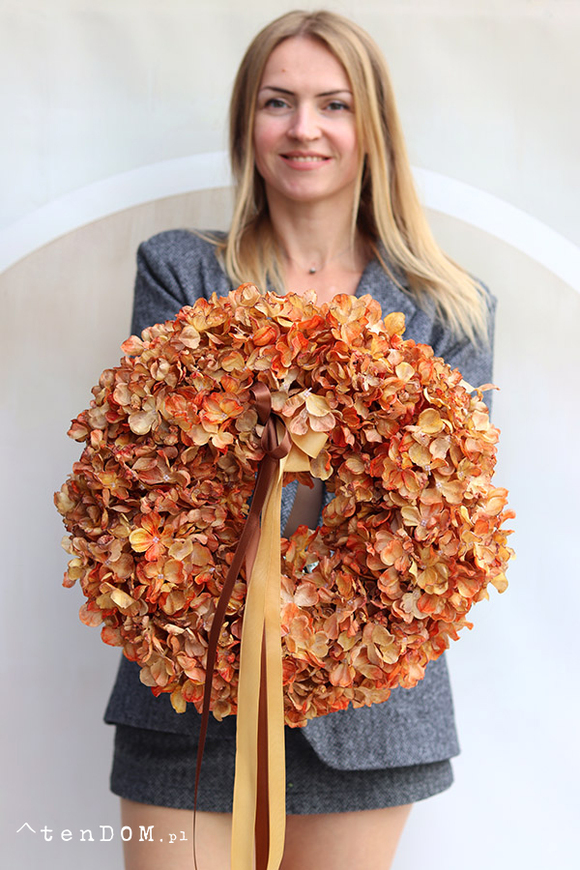 Fall Hydrangeas New, wianek na drzwi z pomarańczowych hortensji