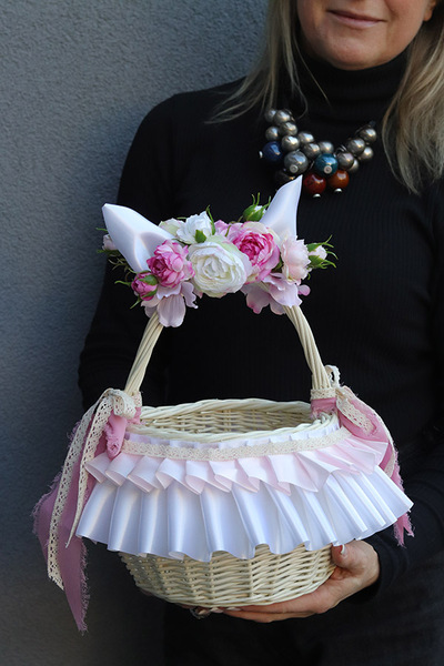 Baletnica, dekorowany koszyczek wielkanocny