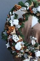 Ren Ski, zimowy wianek z reniferem i piernikami