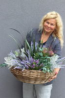 Fregata Rattania, kompozycja w koszu z wrzosami