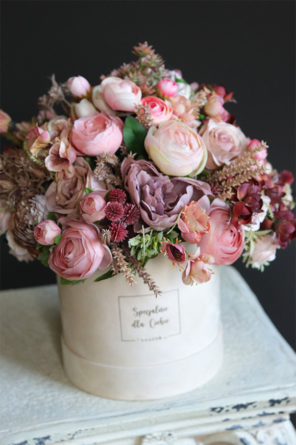 bajeczna kompozycja we flowerboxie Berrina Pink