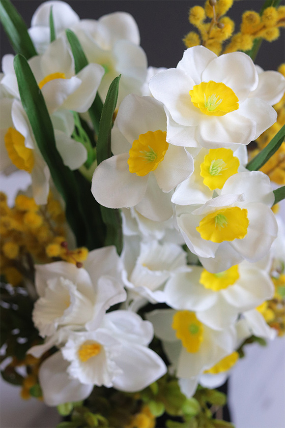 Redana, wiosenny flowerbox z żonkilami