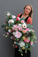 Medyta, kompozycja nagrobna w łódce