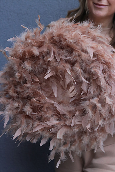 Fluffy Spring, wielkanocny wianek z piórami, beżowy