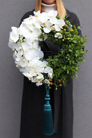 Orchidelia White 3, asymetryczny wianek z chwostem