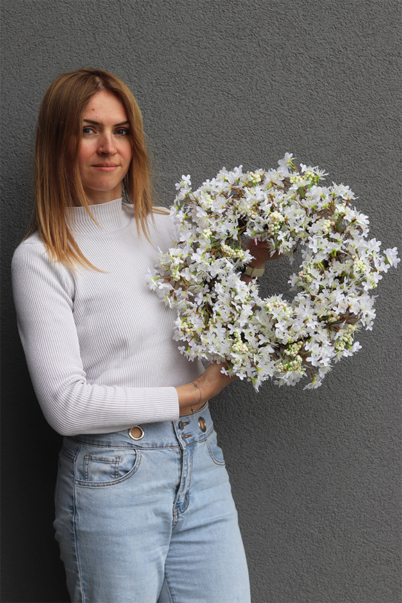 Białe Bzy, wiosenny wianek z bzem