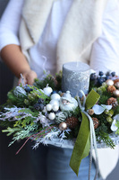 Wigilia w Jagodach, stroik ze świecą na talerzu