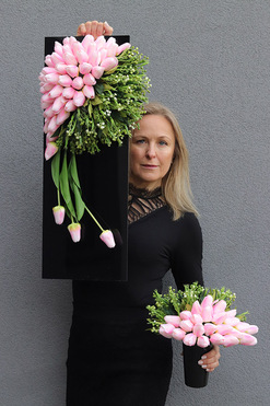 OD RĘKI Tulippo New Design Pink, komplet dekoracji nagrobnych, kompozycja + bukiet