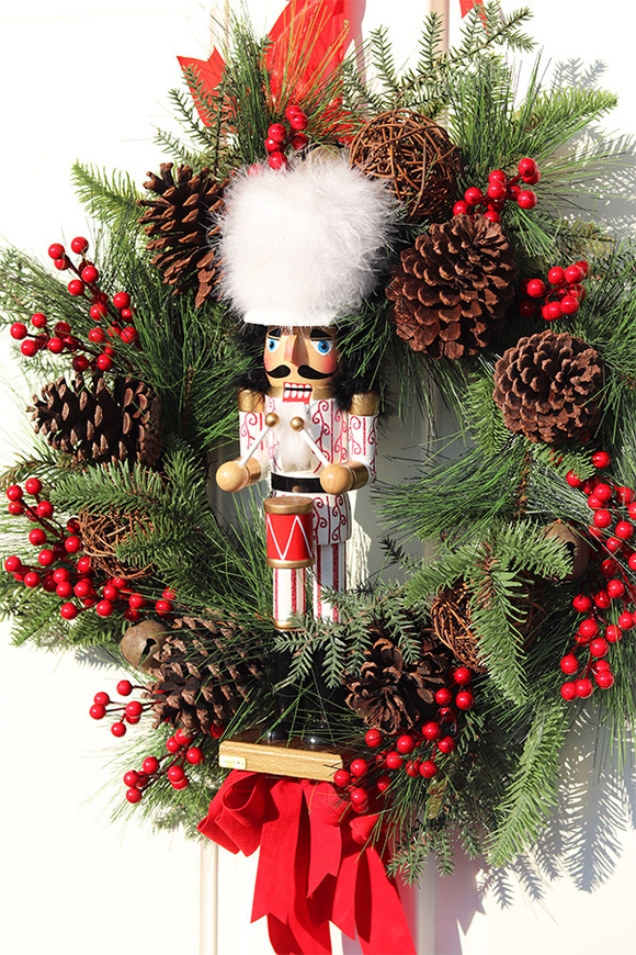 Dziadek do orzechów, wianek bożonarodzeniowy, wym.50cm