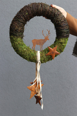 Miedziany Świąteczny, wianek dekoracyjny z jeleniem, śr.39cm 