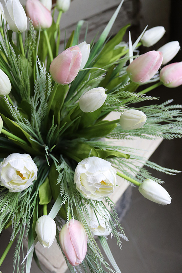 Pavilla, kompozycja wiosenna z tulipanami, wym.42x46cm