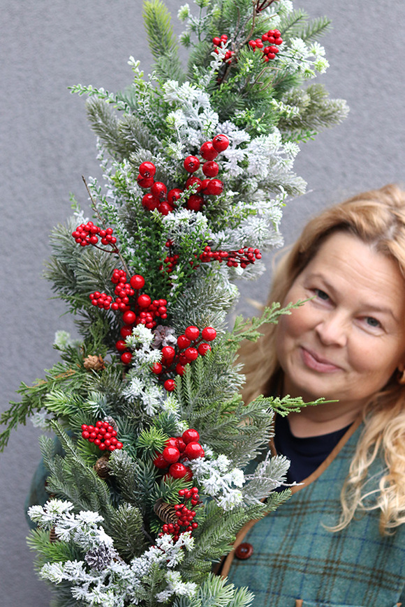 Szkarłatne Święta, girlanda świąteczna z owocami