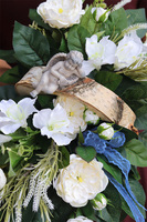 Kwiatana Angels, dekoracja nagrobna na plastrze drewna