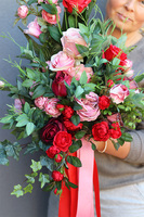 Kolonerta Roses, bukiet nagrobny z różami