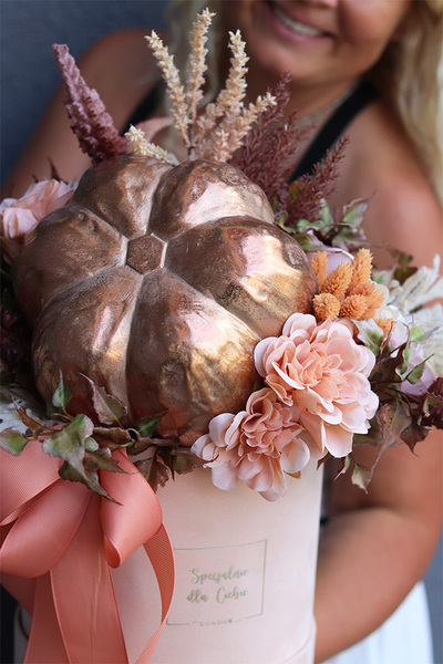 Beige Pumpkin, welurowy flowerbox jesienny, wym.40x40x30cm