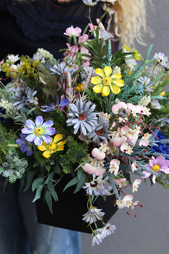 Polne Kwiaty 3, nagrobna dekoracja w osłonce