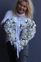 White Heart 2, dekoracyjne białe serce z kwiatów