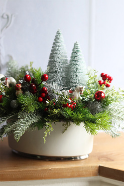 Zima w Lesie, świąteczny stroik z choineczkami, wym.30x40cm