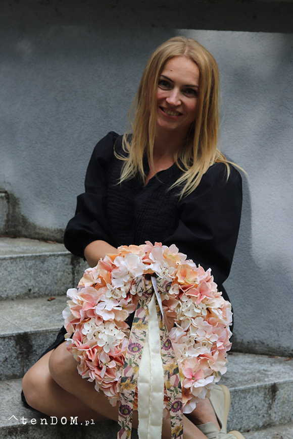 Hortensje Jesienne, wianek na drzwi z hortensji