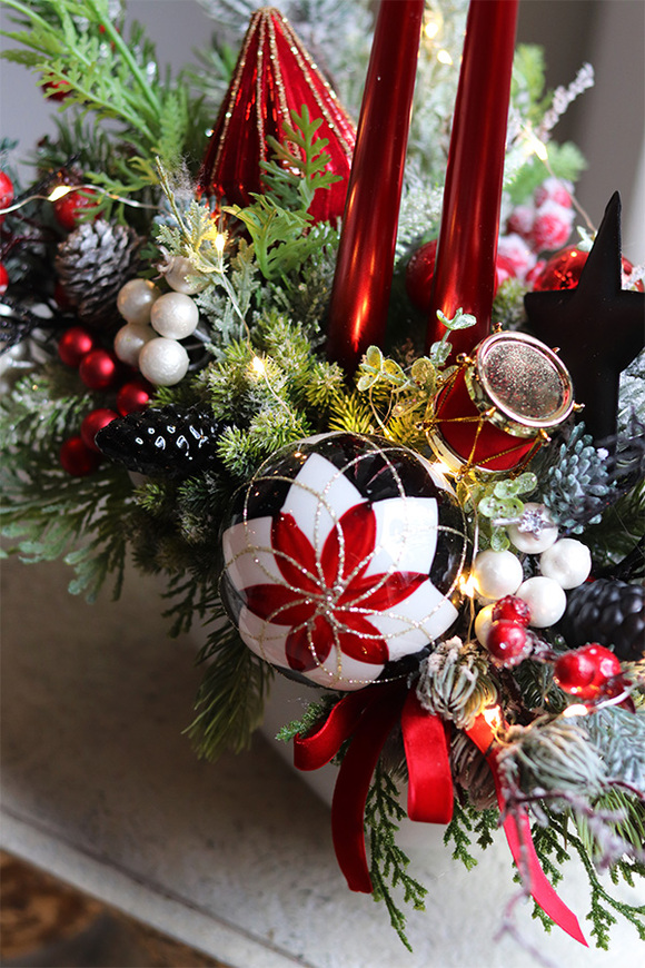 Alice in Wonderland, świąteczny stroik ze świecami