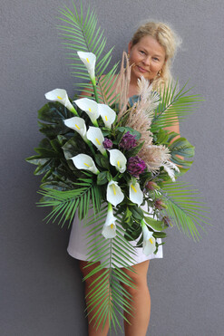 Kalla Andalouse, kompozycja nagrobna w misie, wym.47x92cm 