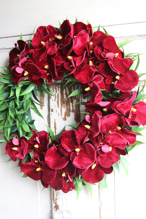 asymetryczny wianek z chwostem, Orchidelia Velurro Red, śr.42cm 