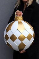 Winter Ball, figurka bombka ceramiczna