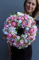 Arabeska 2, bogaty pastelowy wianek na drzwi, śr.34cm