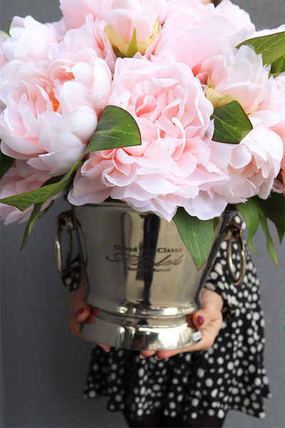 kompozycja z różowych piwonii, Peonessa Cooler, wym.41x38x35cm