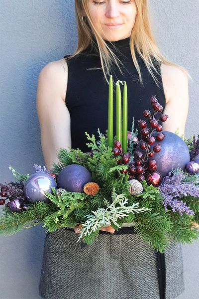 Fioletowa Zima, adwentowy stroik ze świecami na tacy