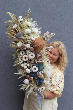 La Guel Boho Blue 3, kompozycja kwiatowa na stół Laos, wym50x100cm