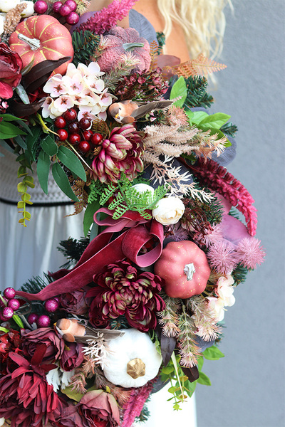 Ylenne, okazały jesienny wianek z dyniami