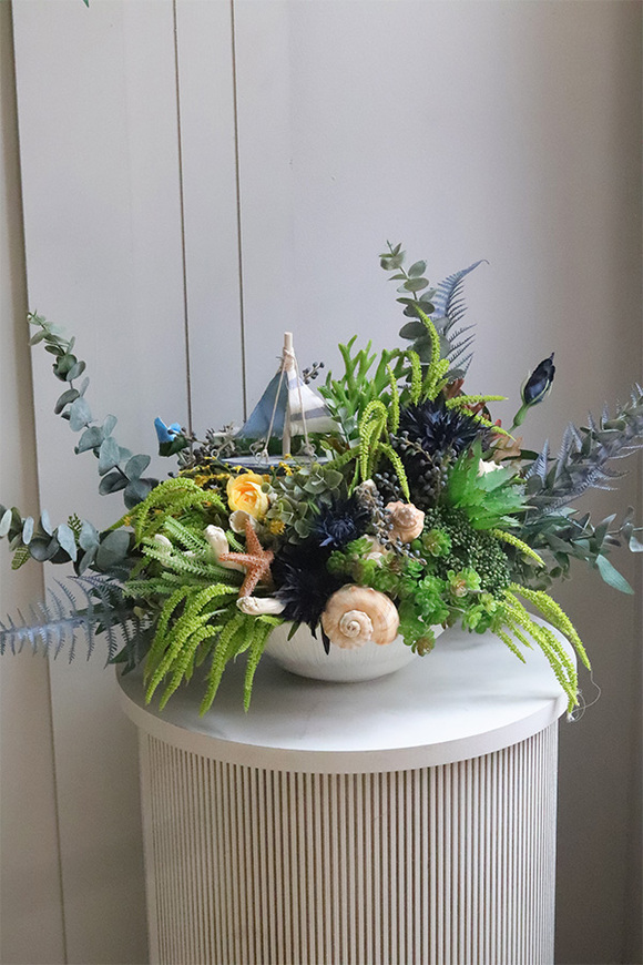 Mazurite, kompozycja marynistyczna w misie