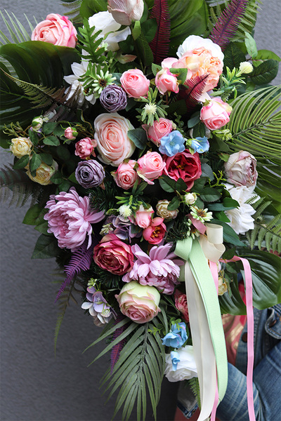 Lunetti, wiązanka nagrobna z monsterą