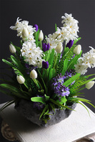 Volcan Spring Moment, kompozycja nagrobna w misie