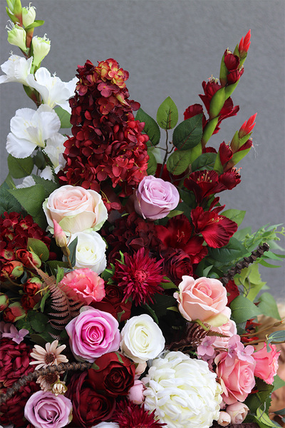 Burgundia, ogromna wiązanka nagrobna