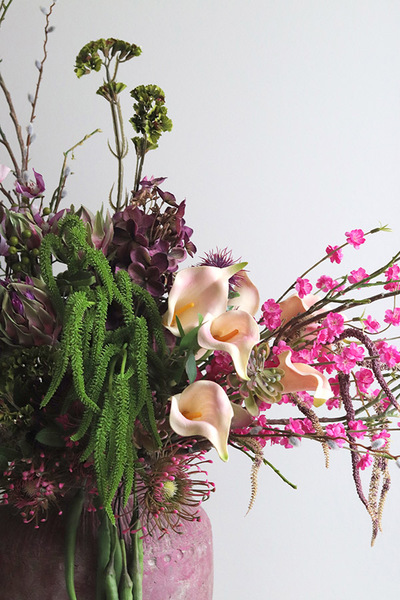 Etno Spring, wiosenna kompozycja w różowym wazonie