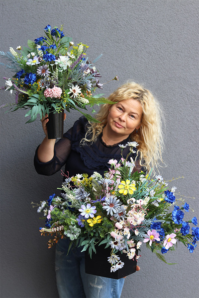 Polne Kwiaty 3, nagrobna dekoracja w osłonce